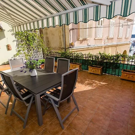 Noemi Apartment