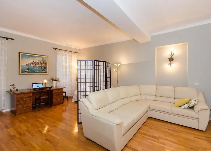 Noemi * Ρόβινι